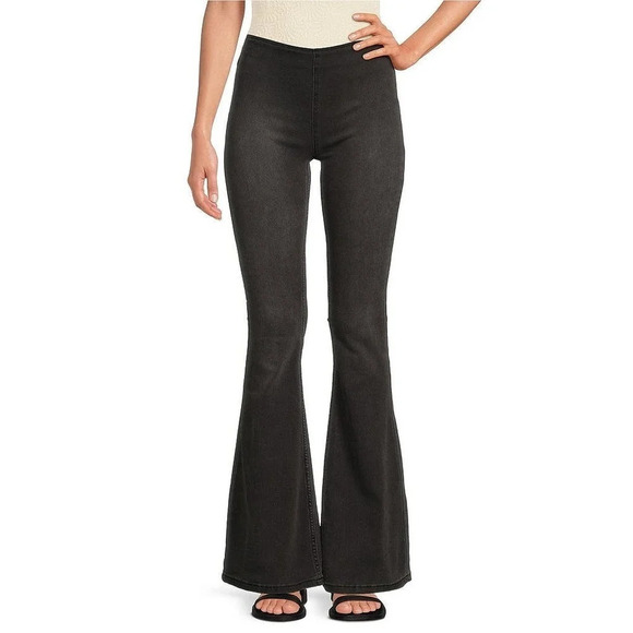 Free People Women's Gummy Flared Leg Mid rise Pull on Stretch Jeans Size 27 - Picture 2 of 11